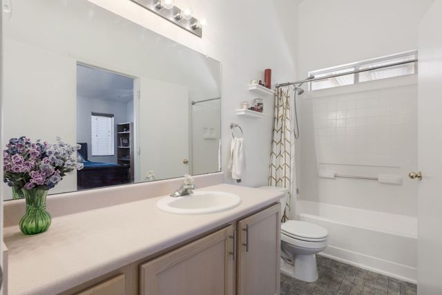 6004 Cyonus Avenue NW, Albuquerque, NM 87114
