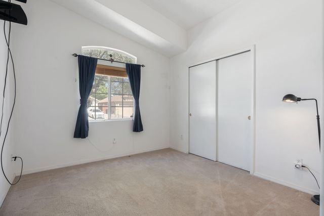 6004 Cyonus Avenue NW, Albuquerque, NM 87114