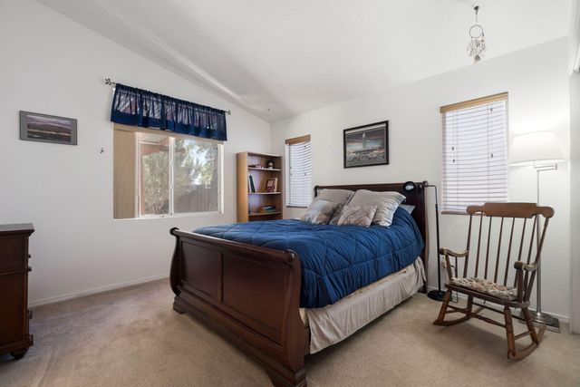 6004 Cyonus Avenue NW, Albuquerque, NM 87114