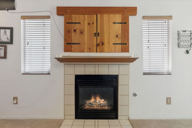 6004 Cyonus Avenue NW, Albuquerque, NM 87114