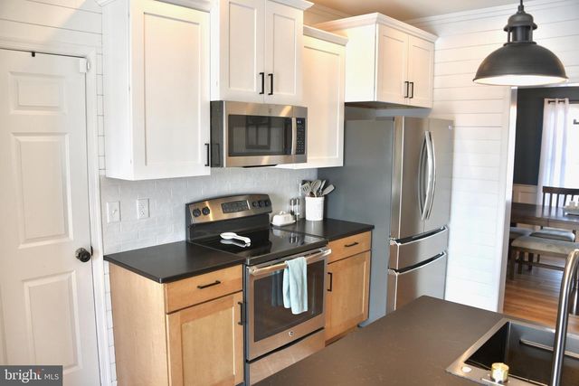 2061 MALLARD LN, Lebanon, PA 17046