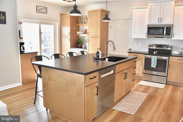 2061 MALLARD LN, Lebanon, PA 17046