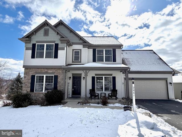 2061 MALLARD LN, Lebanon, PA 17046