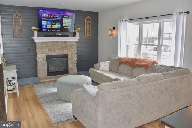 2061 MALLARD LN, Lebanon, PA 17046