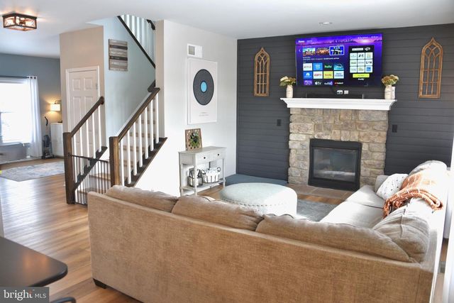 2061 MALLARD LN, Lebanon, PA 17046