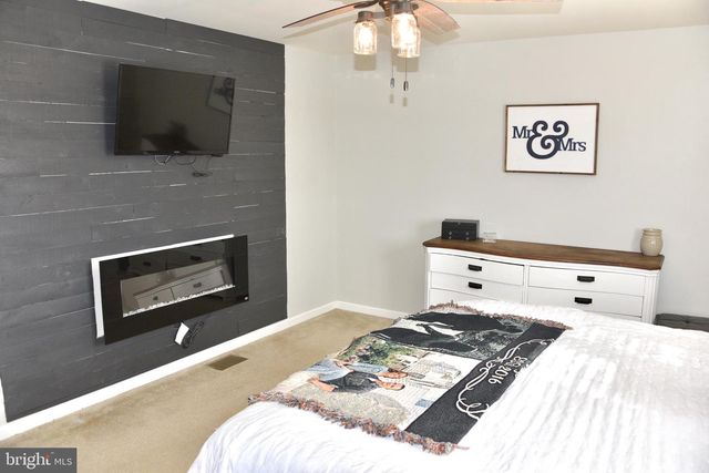 2061 MALLARD LN, Lebanon, PA 17046