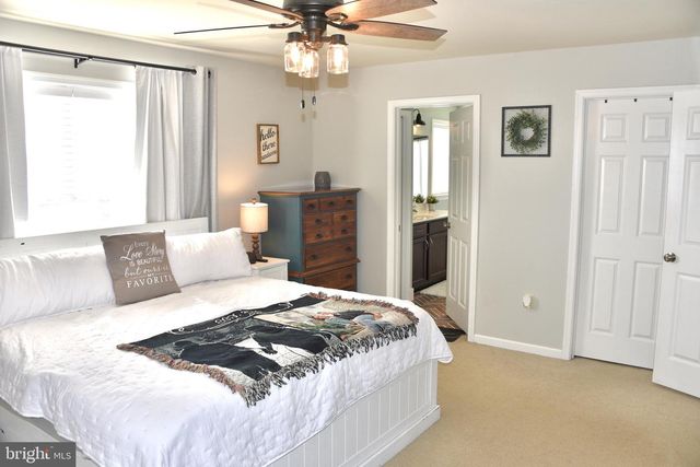 2061 MALLARD LN, Lebanon, PA 17046