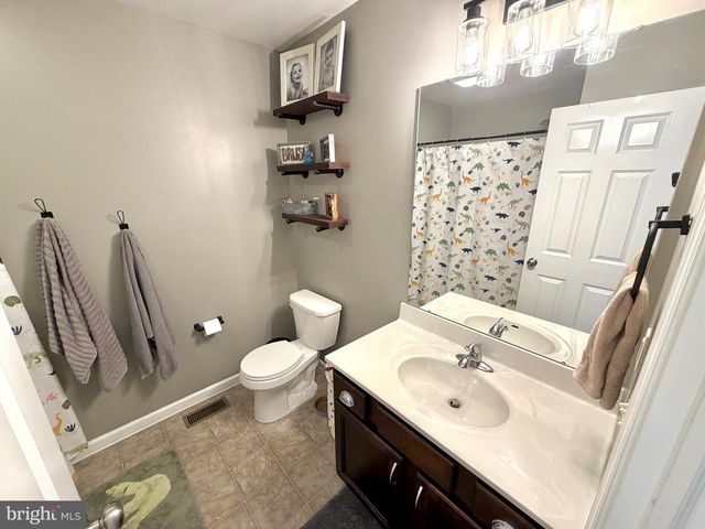 2061 MALLARD LN, Lebanon, PA 17046