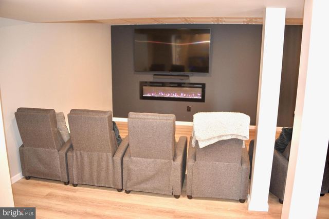 2061 MALLARD LN, Lebanon, PA 17046