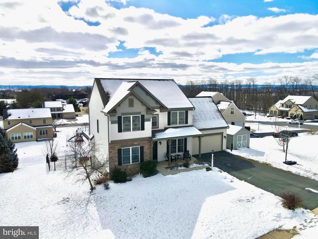 2061 MALLARD LN, Lebanon, PA 17046