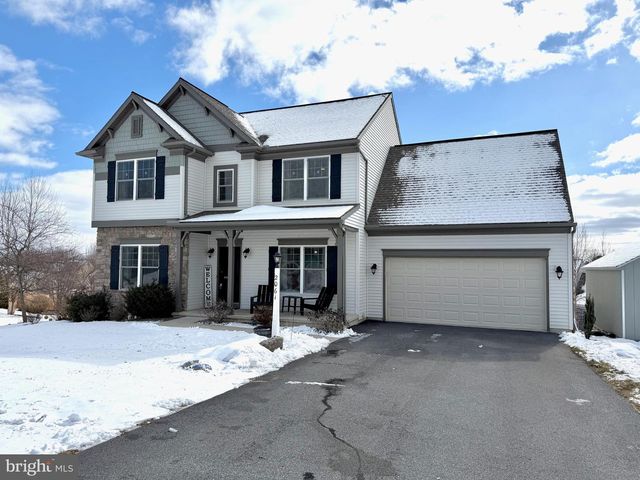 2061 MALLARD LN, Lebanon, PA 17046