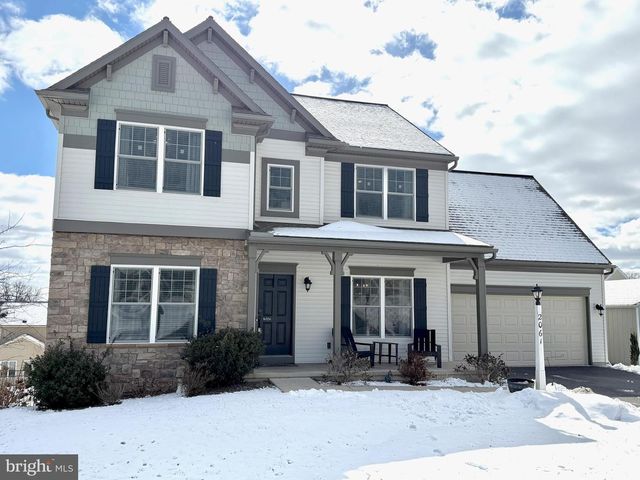 2061 MALLARD LN, Lebanon, PA 17046