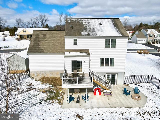 2061 MALLARD LN, Lebanon, PA 17046