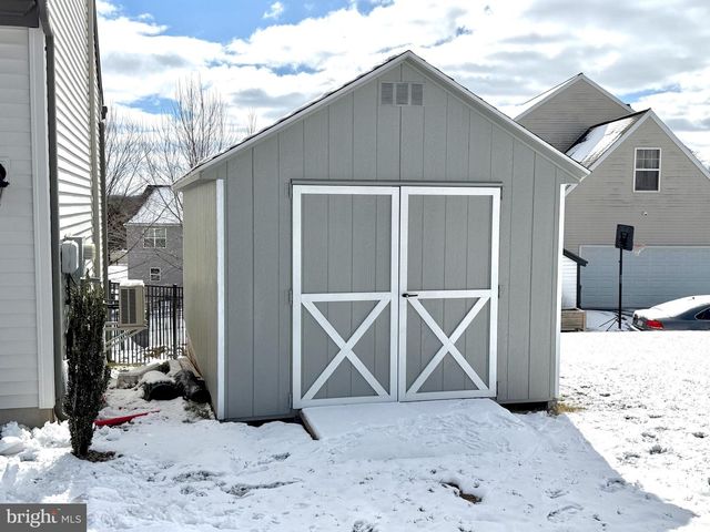 2061 MALLARD LN, Lebanon, PA 17046