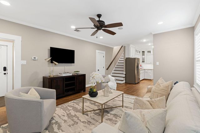 423 Pecore Street, Houston, TX 77009