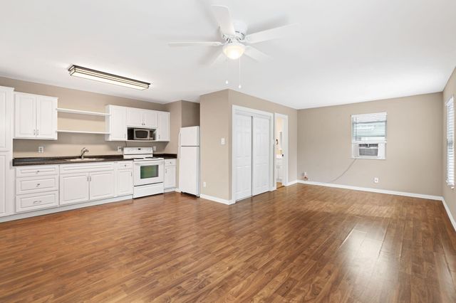 423 Pecore Street, Houston, TX 77009