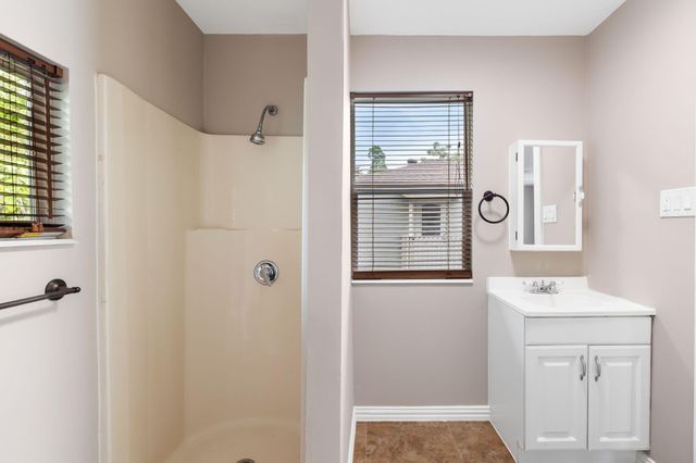 423 Pecore Street, Houston, TX 77009