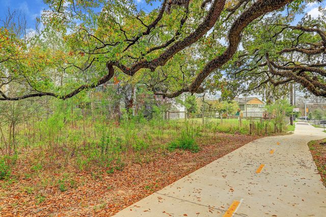 423 Pecore Street, Houston, TX 77009