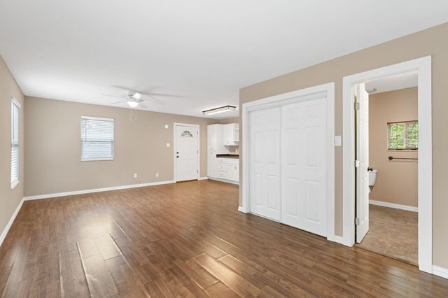 423 Pecore Street, Houston, TX 77009