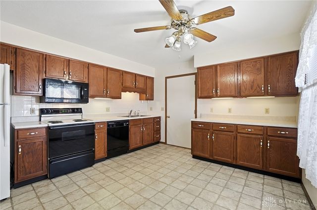 3031 Bradford Drive, Springfield, OH 45503