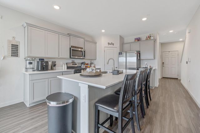 920 Maricopa Street, Tulare, CA 93274