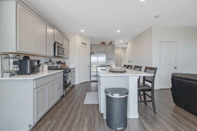 920 Maricopa Street, Tulare, CA 93274