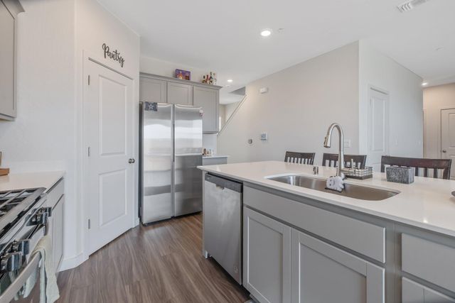 920 Maricopa Street, Tulare, CA 93274