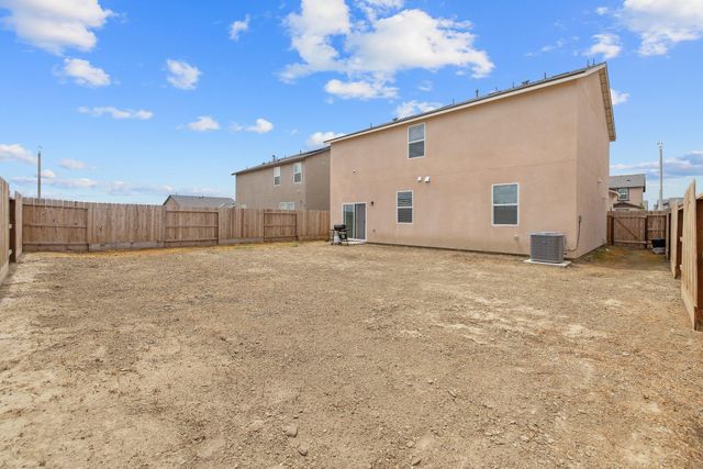 920 Maricopa Street, Tulare, CA 93274