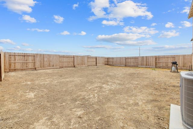 920 Maricopa Street, Tulare, CA 93274