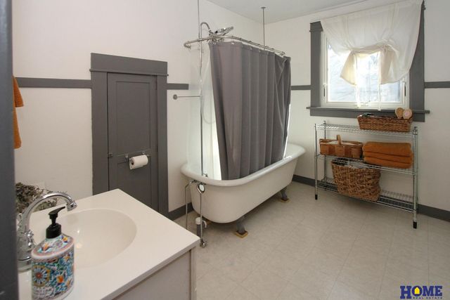 744 S 32nd Street, Lincoln, NE 68510