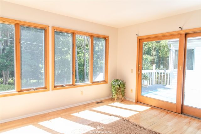 521 Leggat Street, Grand Haven, MI 49417