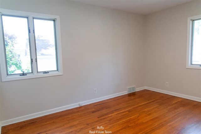 521 Leggat Street, Grand Haven, MI 49417