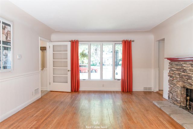 521 Leggat Street, Grand Haven, MI 49417