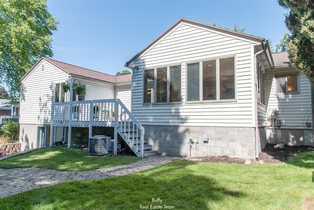 521 Leggat Street, Grand Haven, MI 49417