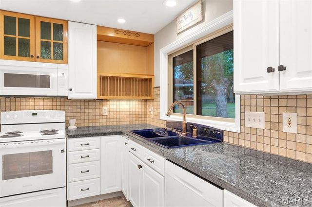 157 Romine Circle, Ballwin, MO 63011