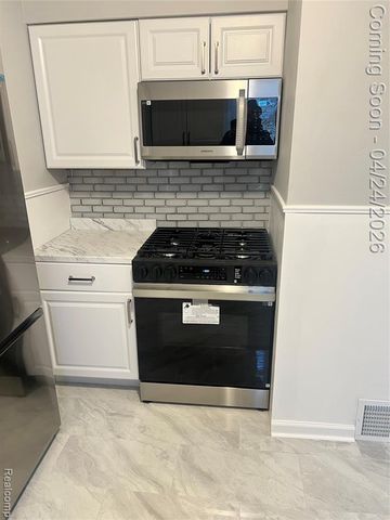 18558 Woodland Street, Harper Woods, MI 48225