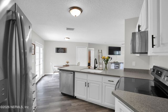 144 BLACKJACK Circle, Hollister, FL 32147