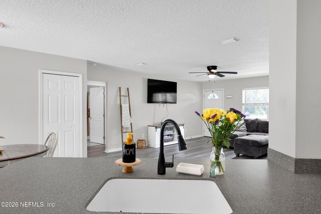 144 BLACKJACK Circle, Hollister, FL 32147