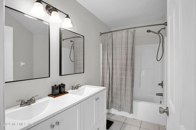 144 BLACKJACK Circle, Hollister, FL 32147