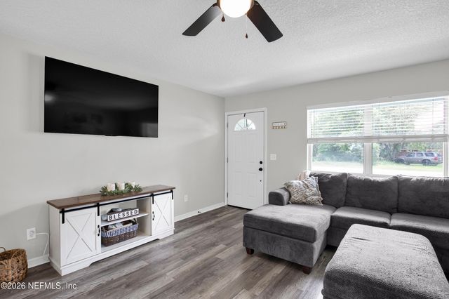144 BLACKJACK Circle, Hollister, FL 32147
