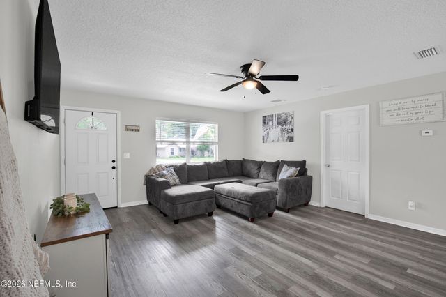 144 BLACKJACK Circle, Hollister, FL 32147