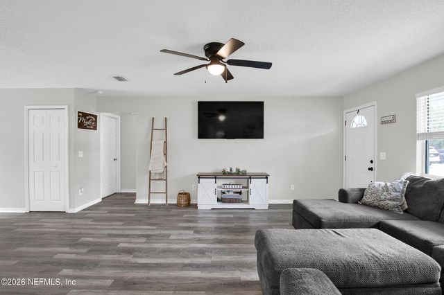 144 BLACKJACK Circle, Hollister, FL 32147