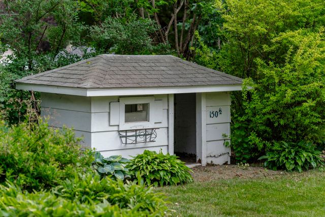 150 Belleview Road, Waterloo, IA 50701
