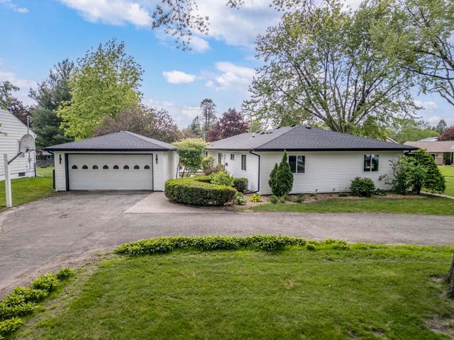 150 Belleview Road, Waterloo, IA 50701