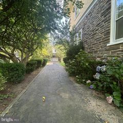 17 TENBY RD, Havertown, PA 19083
