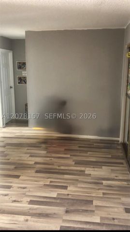 16851 NE 23rd Ave B402, North Miami Beach, FL 33160
