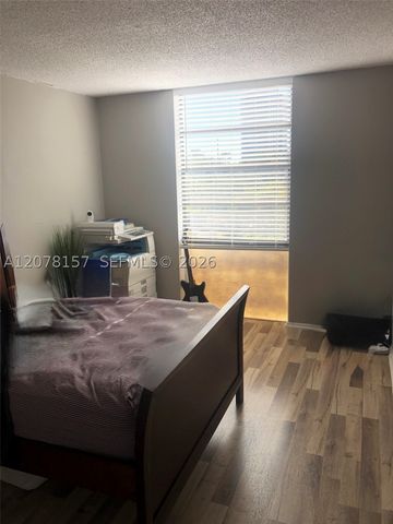 16851 NE 23rd Ave B402, North Miami Beach, FL 33160