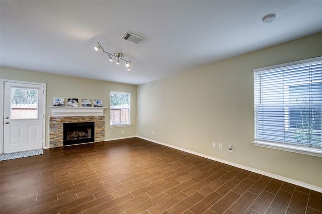 117 N Villa Oaks Drive, The Woodlands, TX 77382