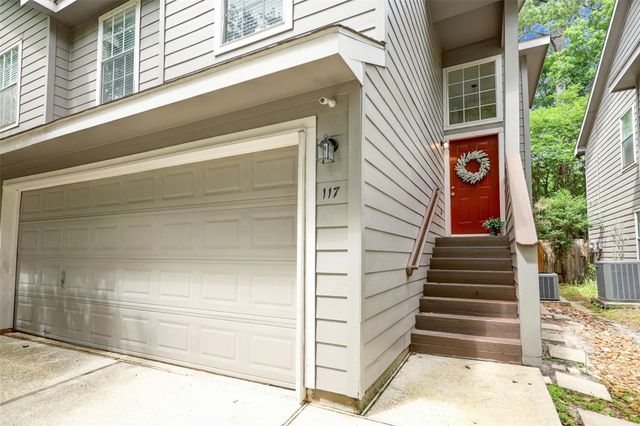 117 N Villa Oaks Drive, The Woodlands, TX 77382