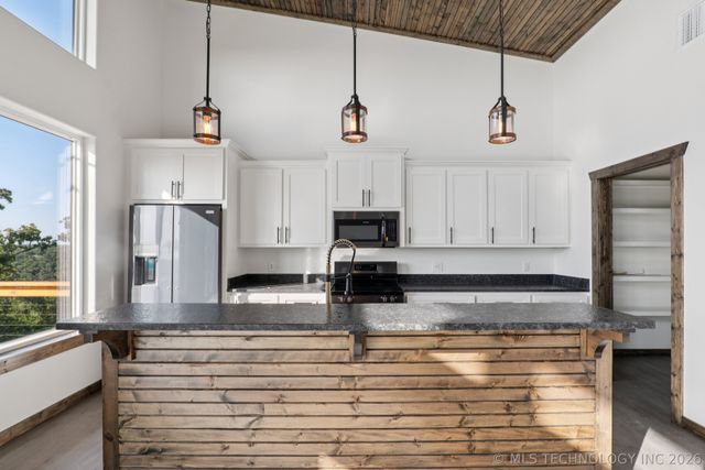 34803 S Falcon Crest Lane, Cookson, OK 74427